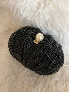 Kate Spade Splash Out Wicker Clam Shell
